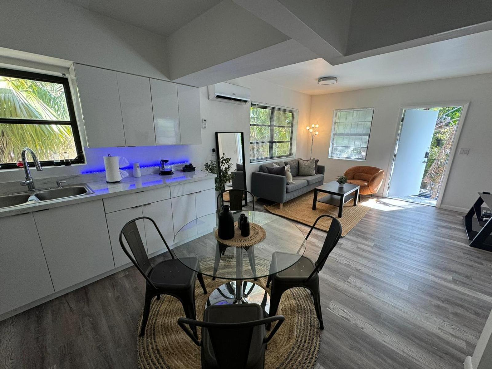 Fully Equipped Apartments With Parking Near Cocowalk Miami Ngoại thất bức ảnh